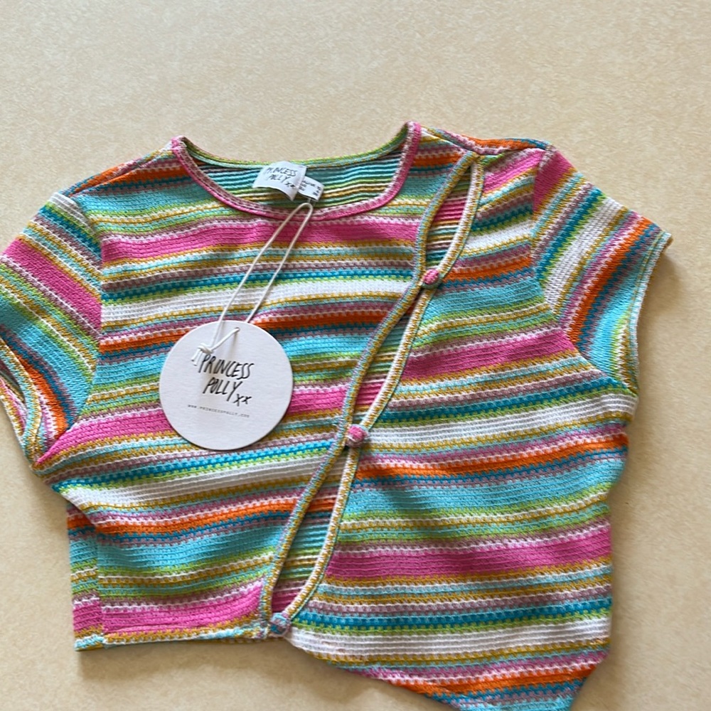 Cutest festival shirt! Perfect for summer/spring. A great pick up for Coachella!